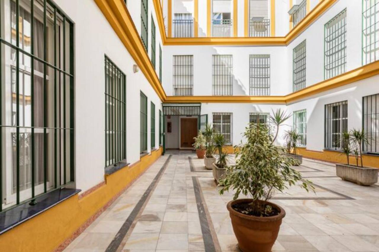 Azahar Metropol Parasol, Parking Gratis Para Coches Medianos Sevilla Buitenkant foto